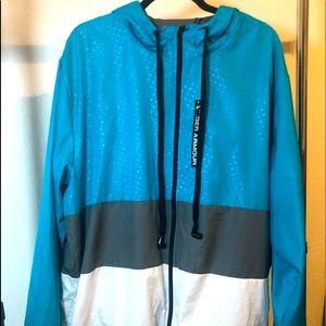 UNDER ARMOUR ALL SEASON BUILT-IN EARBUDS HEADPHONE WINDBREAKER JACKET (PREOWNED)